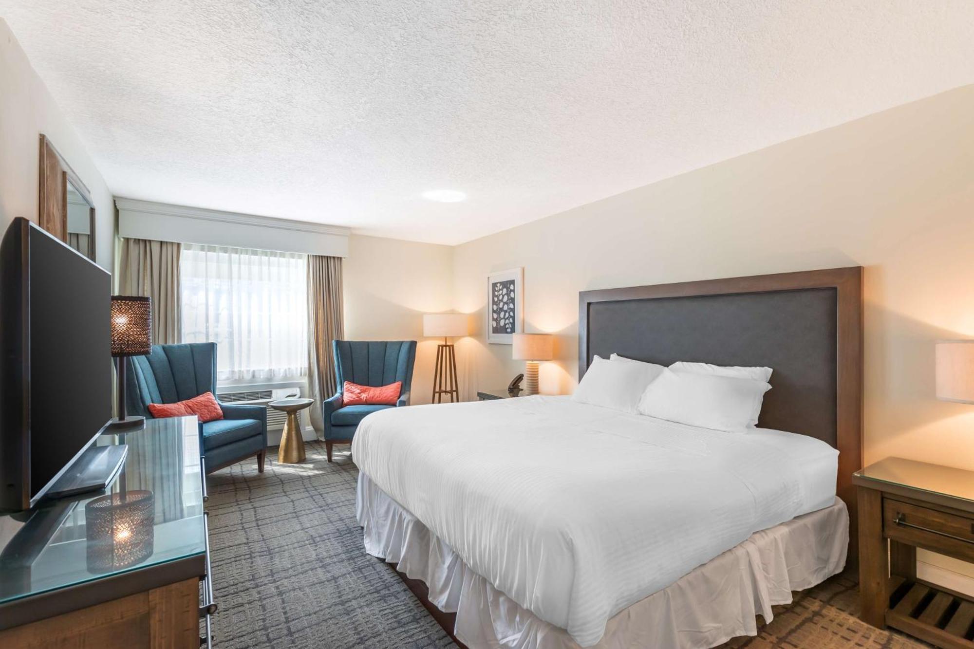 אמס Best Western Plus University Park Inn & Suites מראה חיצוני תמונה