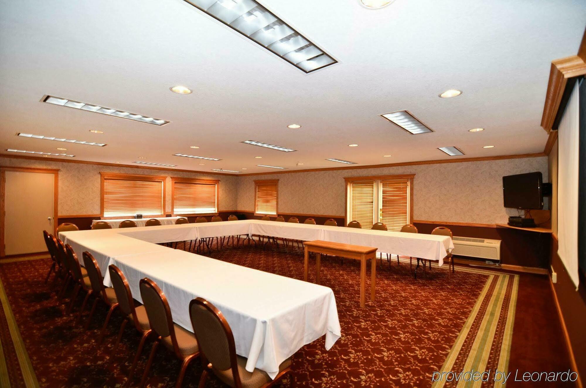 אמס Best Western Plus University Park Inn & Suites מראה חיצוני תמונה